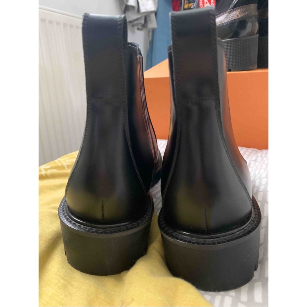 Burberry Leather Chelsea Boots - Picture 6 of 7